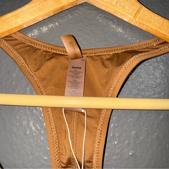 Skims Cycle Suit XS Almond Swimsuit Stretch Sporty Racerback NWT Swim Mid Thigh - Picture 4 of 5